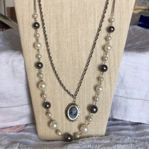 Pearl and cameo necklace
